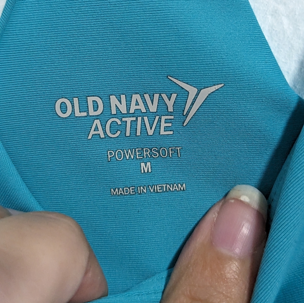 Old Navy Powersoft crop top sports bra